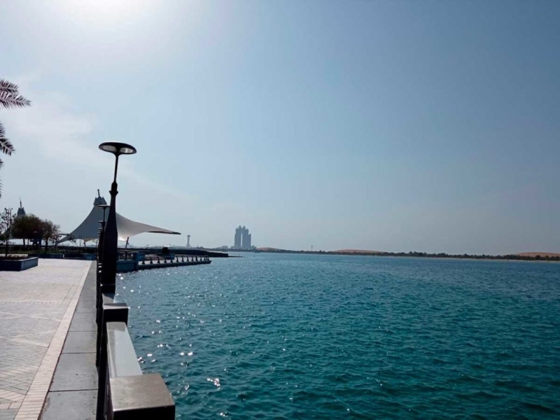 Ноябрьский отпуск 2023 в Абу-Даби: пляжи, еда, Лувр, плюсы и минусы